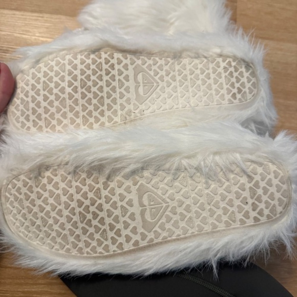 Roxy Sasquatch White Faux Fur Mid-Calf Boots Ribbon Tie Heart Charms Womens L - Picture 3 of 8